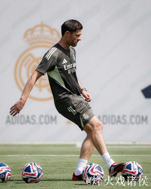 TA:皇马想在成绩允许情况下留住阿隆索,但容错空间几乎为0 TA:皇马想在成绩允许情况下留住阿隆索,但容错空间几乎为0