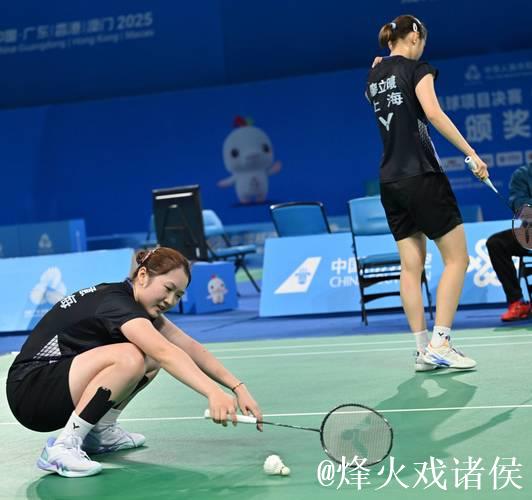 全运会：羽毛球男团积分悬念丛生 女团三强提前出线