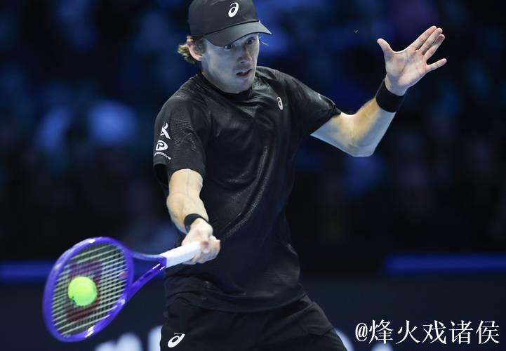 辛纳两盘完胜德米纳尔 连续3年闯入年终总决赛决赛 辛纳两盘完胜德米纳尔 连续3年闯入年终总决赛决赛