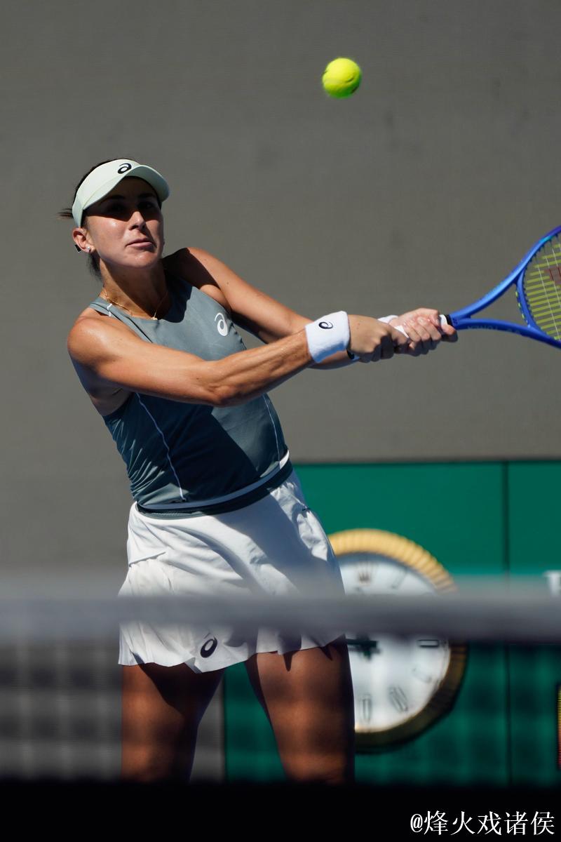 高芙2-1击败本西奇 中网九连胜挺进女单八强