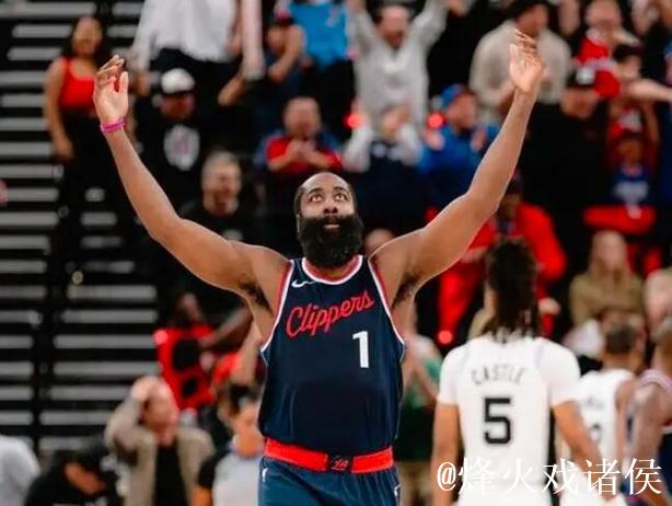 压哨三分绝杀!勇士险胜快船 库里贡献9分哈登得13分 压哨三分绝杀!勇士险胜快船 库里贡献9分哈登得13分